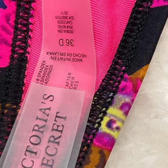 NWT Victoria’s Secret bikini push up bombshell 36D top only - Picture 8 of 16